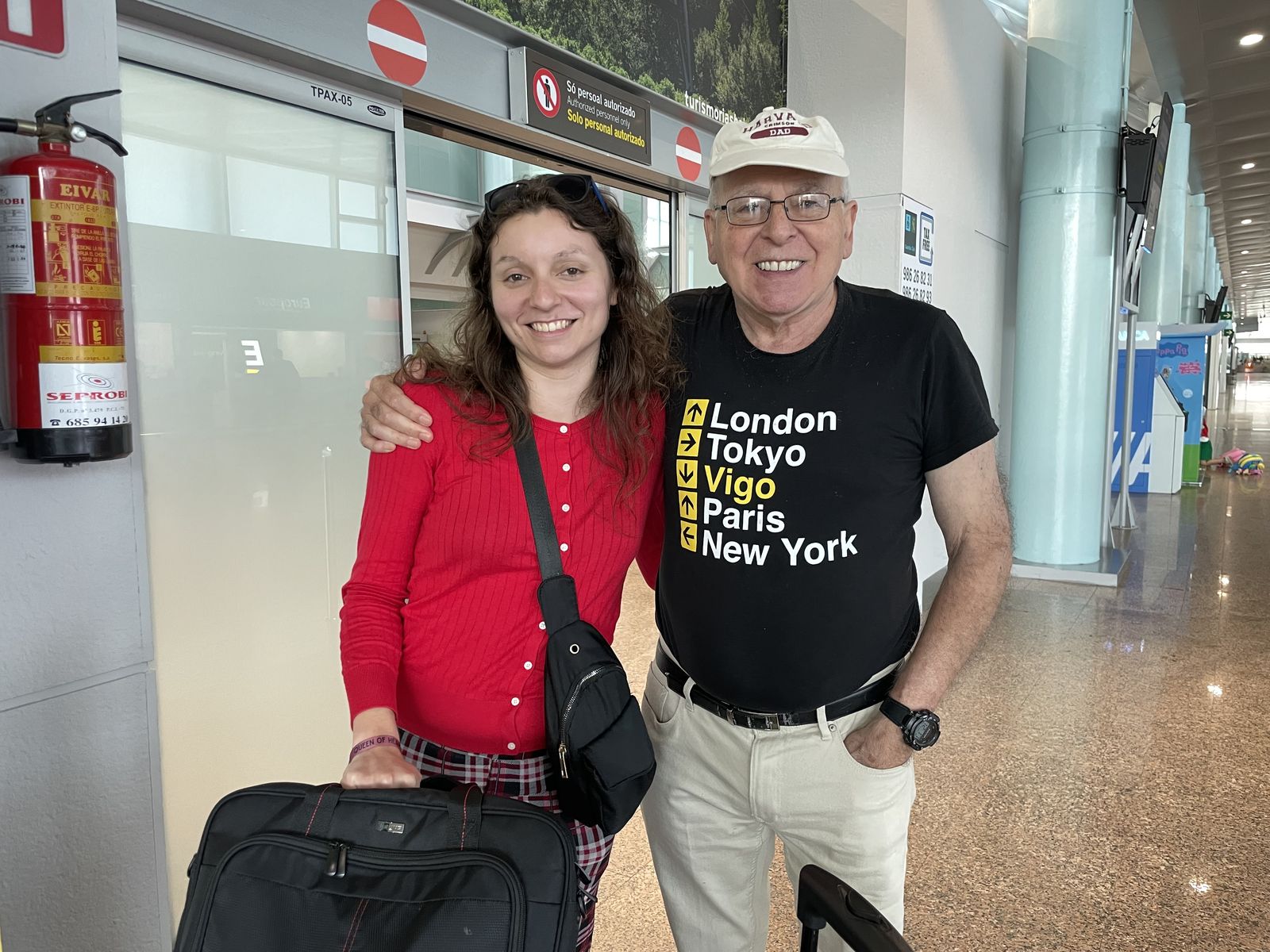 Juan Xuna with his daughter at Vigo airport